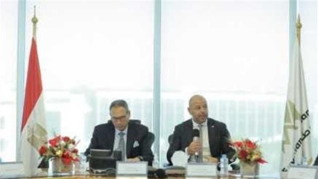 البورصة واتحاد بنوك مصر يناقشان تطوير القدرات المهنية لعلاقات المستثمرين في البنوك